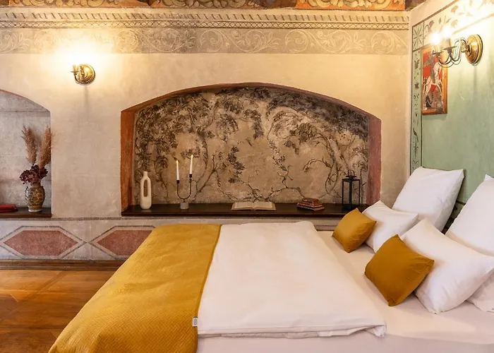 500 Year House - Krakow Old Town - Historic Apartments By Staymoovers